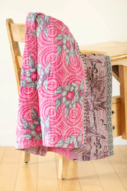 Bamboo fiber blankets with natural antibacterial propertiesDreamy No. 9 Kantha Mini Blanket Bamboo fiber blankets with natural antibacterial propertiesDreamy No. 9 Kantha Mini Blanket