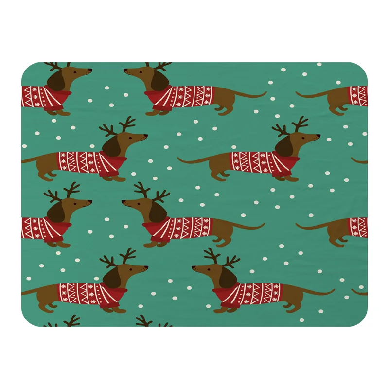 Synthetic fiber blend blankets for a budget - friendly choiceDutchshunds in christmas (blanket) Synthetic fiber blend blankets for a budget - friendly choiceDutchshunds in christmas (blanket)