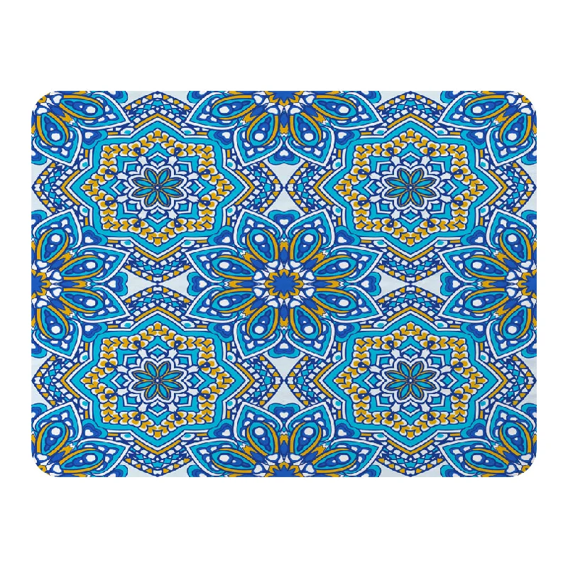 Chenille blankets with a thick and fuzzy textureFloral and geometric embellished tiles (Blanket) Chenille blankets with a thick and fuzzy textureFloral and geometric embellished tiles (Blanket)