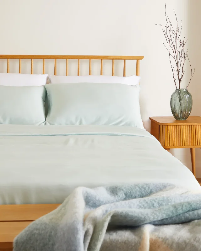 Acrylic blankets for a soft and affordable alternativeFoxford Bamboo Bed Bundle Aqua - Single Acrylic blankets for a soft and affordable alternativeFoxford Bamboo Bed Bundle Aqua - Single