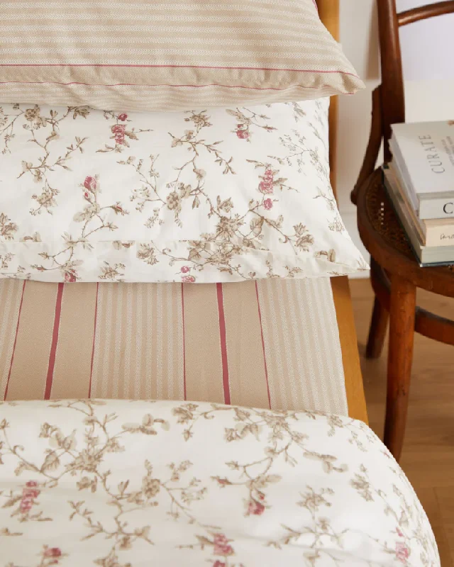 Wool blankets with natural warmth and insulationFoxford Herringbone Fitted Sheet