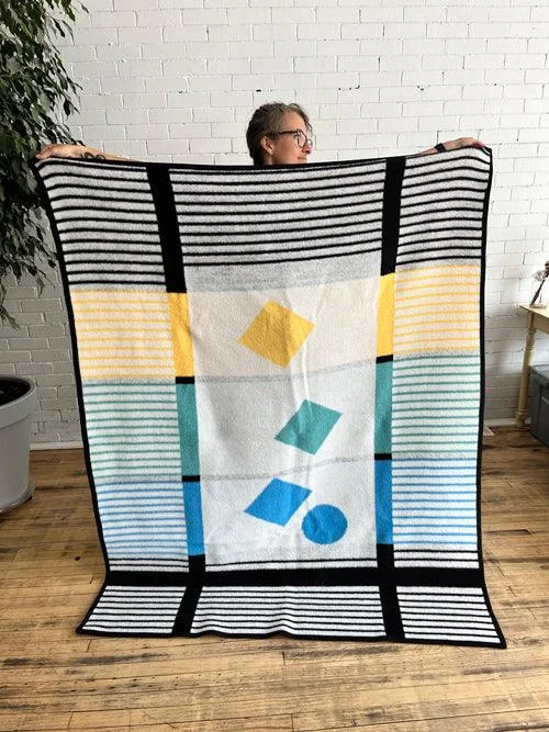 Queen - size blankets for standard - sized bedsRetro Vintage Blanket