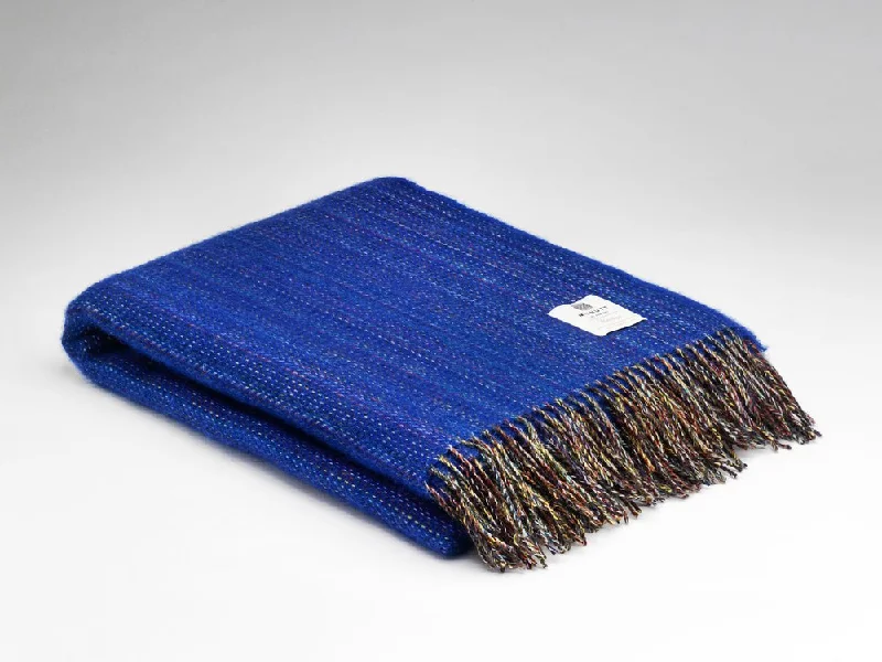 Chenille blankets with a thick and fuzzy textureHeritage Royal Tweed Throw