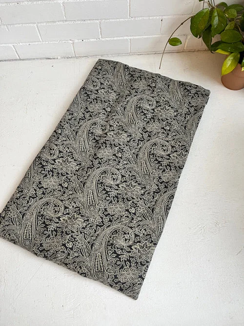 Cotton blankets for breathability and a lightweight feelJules Mini Weighted Blanket Cotton blankets for breathability and a lightweight feelJules Mini Weighted Blanket