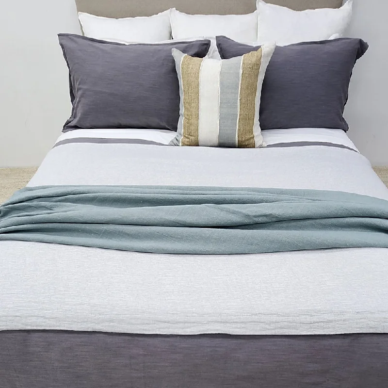 Bamboo fiber blankets with natural antibacterial propertiesMatelasse Coverlet