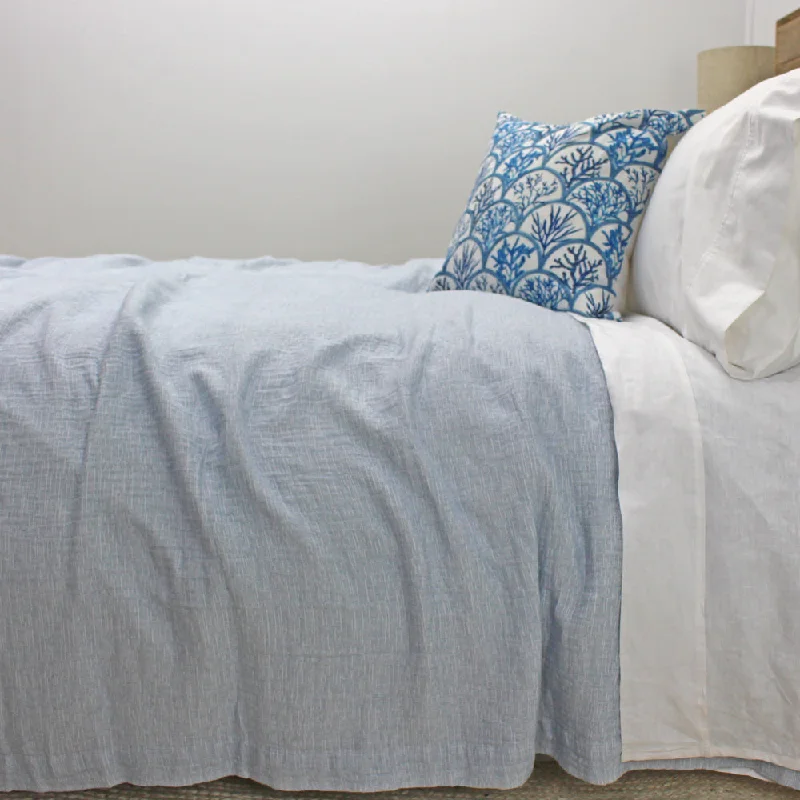 Linen blankets with a rustic and textured lookMatelasse Coverlet