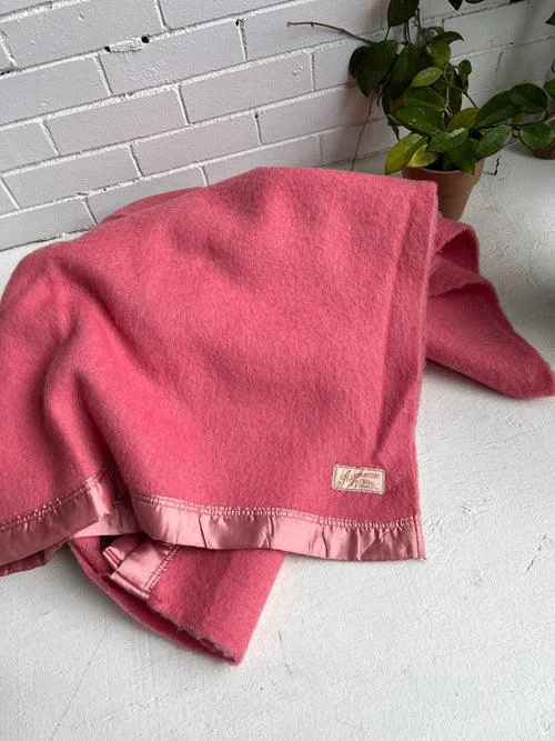 Recycled polyester blankets for an eco - conscious optionAvonmore Vintage Wool Blanket Recycled polyester blankets for an eco - conscious optionAvonmore Vintage Wool Blanket