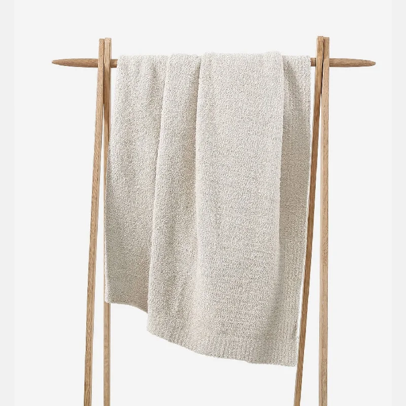 Acrylic blankets for a soft and affordable alternativeSunday Citizen Snug Throw Blanket Acrylic blankets for a soft and affordable alternativeSunday Citizen Snug Throw Blanket
