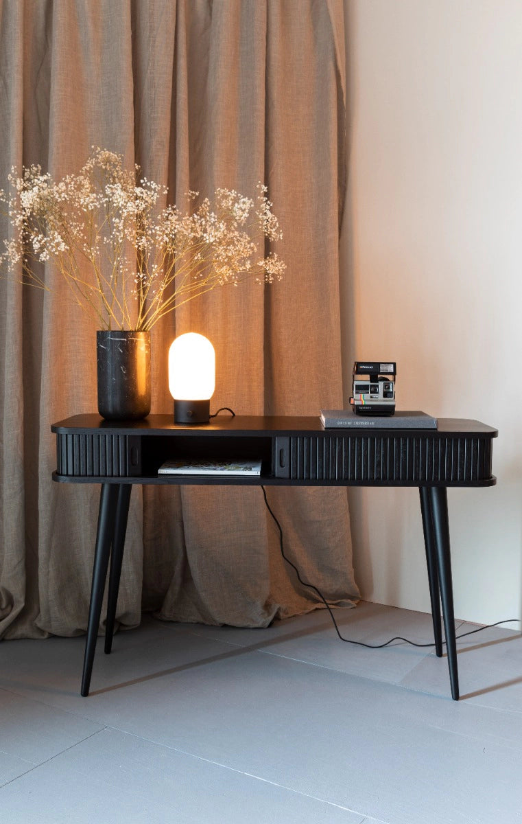 Acrylic blankets for a soft and affordable alternativeBlack Urban Charger Table Lamp