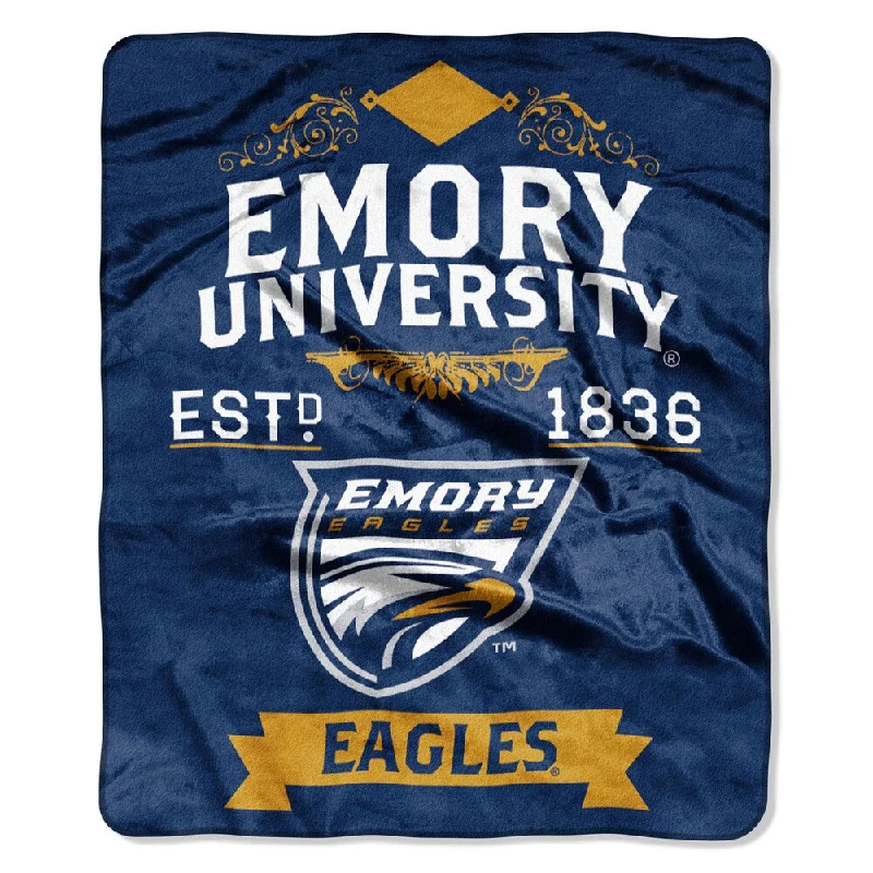 King - size blankets to cover large beds comfortablyThe Northwest Co