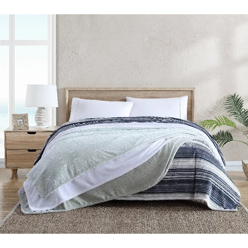 Bamboo fiber blankets with natural antibacterial propertiesTommy Bahama Ultra Soft Plush Reversible Blanket Bamboo fiber blankets with natural antibacterial propertiesTommy Bahama Ultra Soft Plush Reversible Blanket