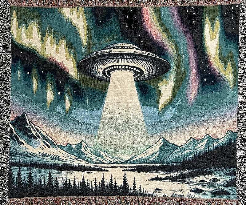 Queen - size blankets for standard - sized bedsUFO Northern Lights Blanket