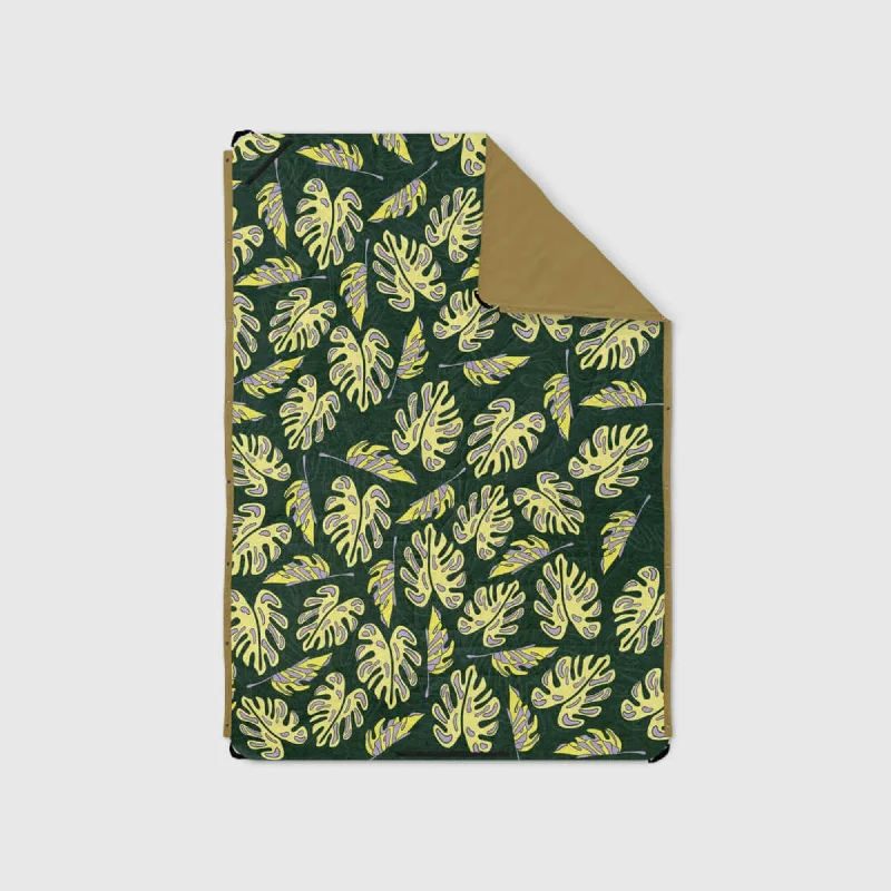 Cotton blankets for breathability and a lightweight feelVOITED Compact Picnic & Beach Blanket -Palm Leaves Cotton blankets for breathability and a lightweight feelVOITED Compact Picnic & Beach Blanket -Palm Leaves