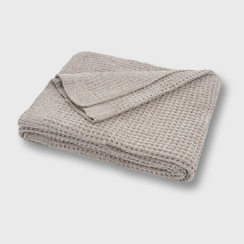 Mohair blankets with a unique sheen and softnessWaffle Knit Chenille Throw Blanket