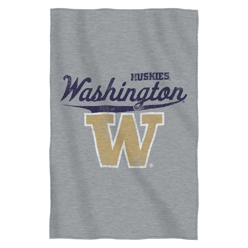 Cotton blankets for breathability and a lightweight feelWashington Sweatshirt Throw Blanket Cotton blankets for breathability and a lightweight feelWashington Sweatshirt Throw Blanket