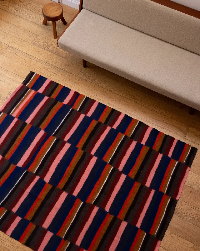 Acrylic blankets for a soft and affordable alternativeFelt Pangden Bed Cover