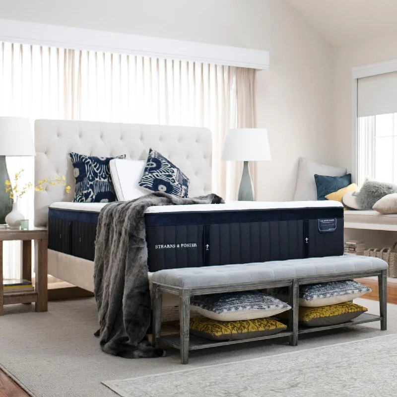 King - size mattresses for spacious master bedroomsStearns & Foster Lux Estate 15-inch Plush Hybrid Mattress Set King - size mattresses for spacious master bedroomsStearns & Foster Lux Estate 15-inch Plush Hybrid Mattress Set